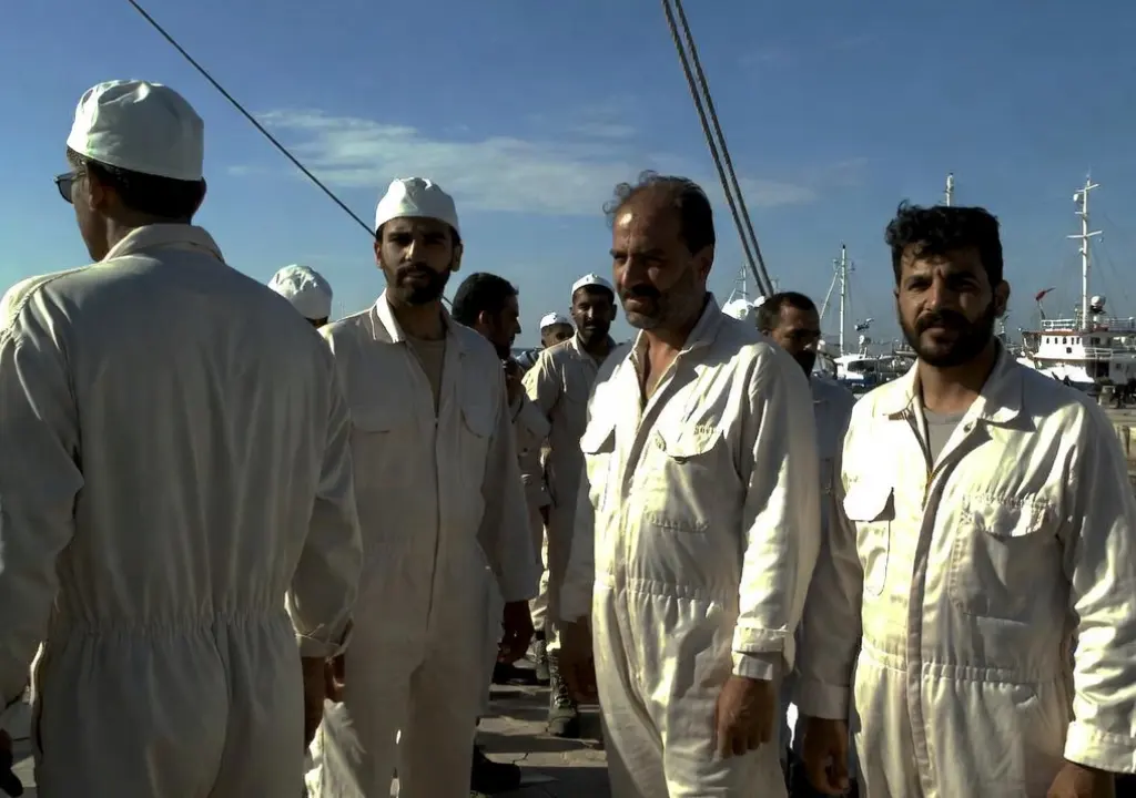 لباس کار در بندر گناوه