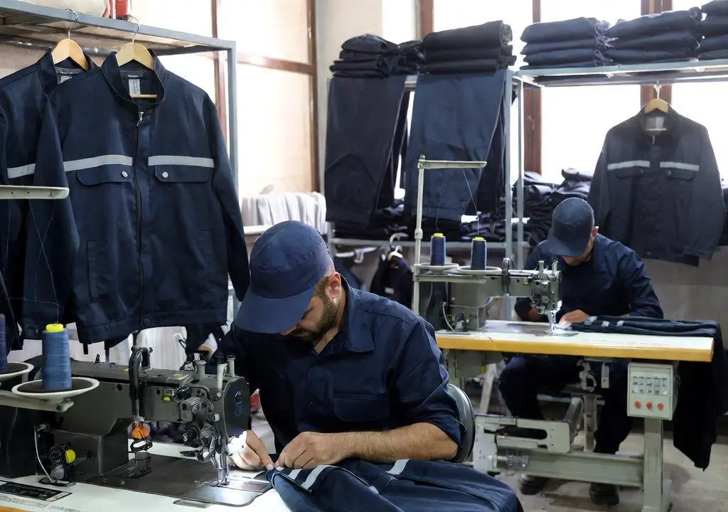 لباس کار در بندر گناوه